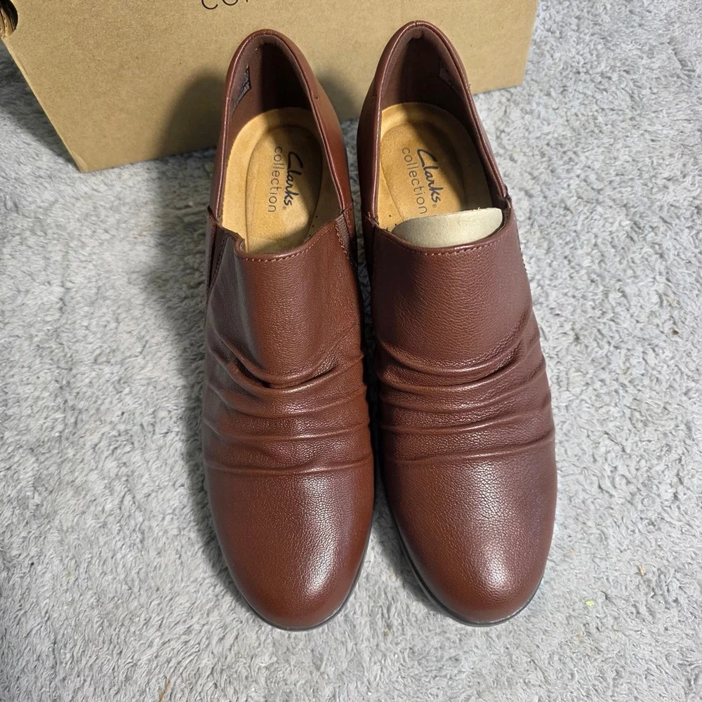 Clarks Emily2 Cove Brown Leather Ankle Shooties Booties‎ Loafers Women 11M NEW